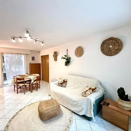 Lägenhet Fronte Mare Con Giardino Privato, Vicino Monaco *